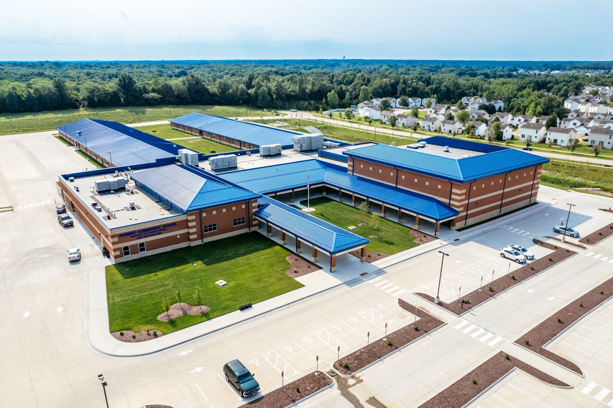 INSTITUTIONAL roofing application - Industry imagery